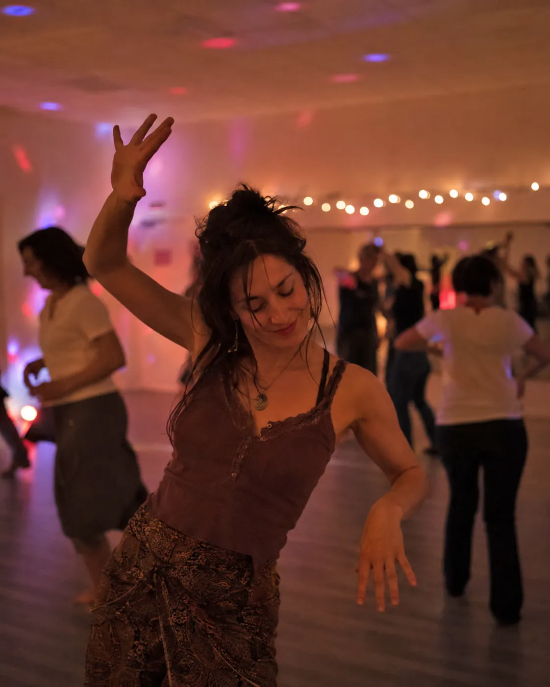 Une danseuse emportée par la musique